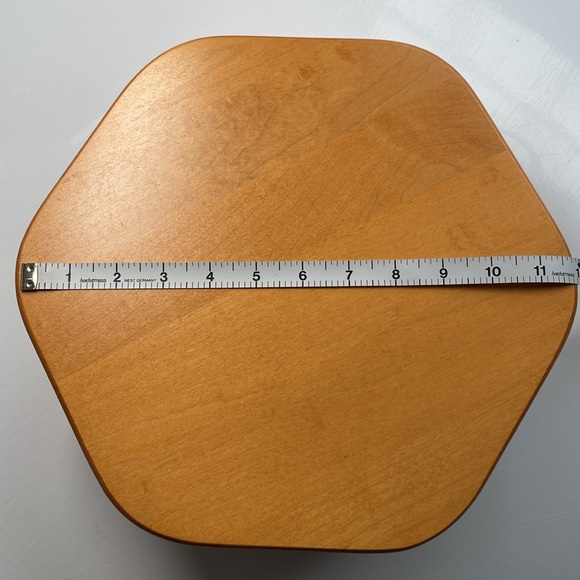 Longaberger Hexagon Generations Basket with Lid and Protector - Picture 3 of 10